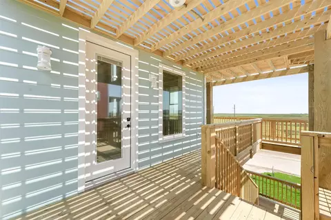 234 Bay Ave, Surfside Beach, TX 77541