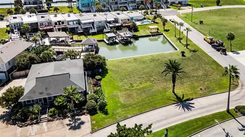 lot54 58 Tiki Dr, Tiki Island, TX 77554