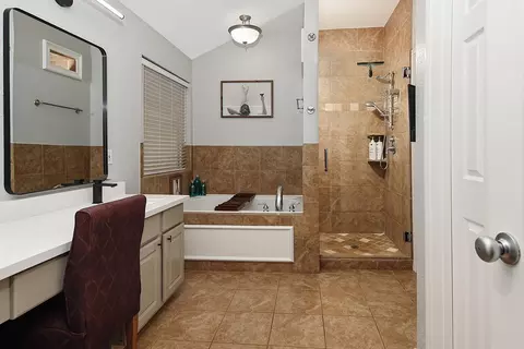 Bath - 722 W Clady Dr, Spring, TX 77386 photo 2 of 3
