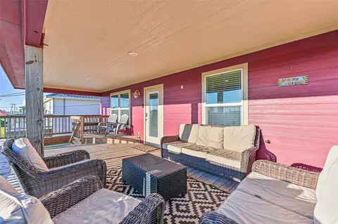 Exterior - 414 Thunder Rd, Surfside Beach, TX 77541 photo 6 of 12