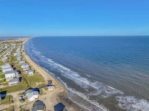 View/Area - 414 Thunder Rd, Surfside Beach, TX 77541 photo 3 of 12