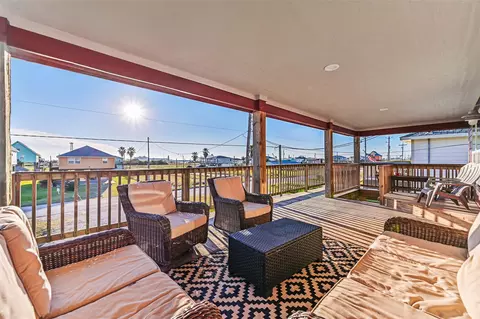 Exterior - 414 Thunder Rd, Surfside Beach, TX 77541 photo 5 of 12