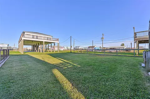 Exterior - 414 Thunder Rd, Surfside Beach, TX 77541 photo 11 of 12