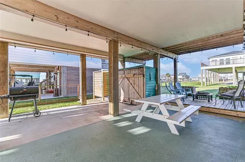 Exterior - 414 Thunder Rd, Surfside Beach, TX 77541 photo 2 of 12
