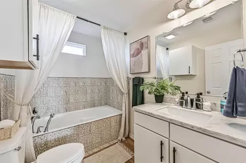 Bath - 414 Thunder Rd, Surfside Beach, TX 77541 photo 2 of 3