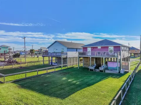 Exterior - 414 Thunder Rd, Surfside Beach, TX 77541 photo 10 of 12