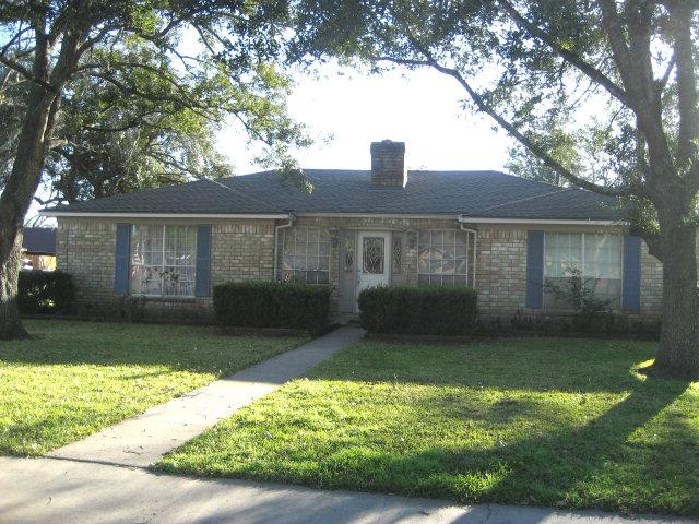 1 Hemlock Pl, Angleton, TX 77515 photo 1