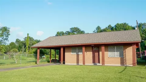 3875 Bowen Dr, Beaumont, TX 77708 photo 1