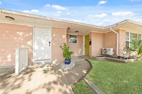 1302 56th St, Galveston, TX 77551