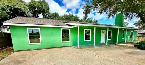 505 N 16th St, Port O'connor, TX 77982