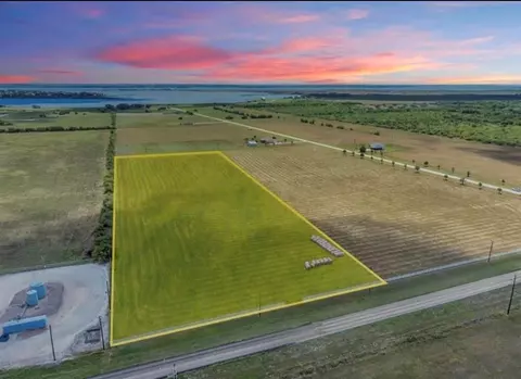 21869 Sunrise Bay Dr, Port Lavaca, TX 77979