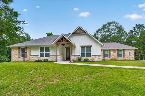 28080 Bridle Ave, Waller, TX 77484