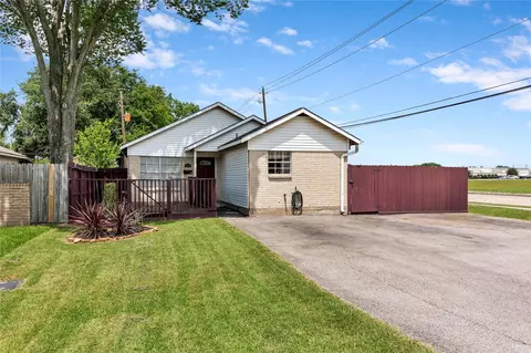 2102 Pearland Ave, Pearland, TX 77581