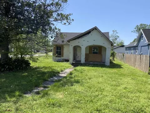 603 Highland Dr, Beaumont, TX 77705