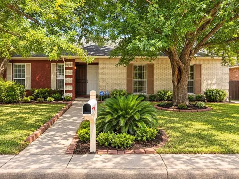 12750 Shannon Hills Dr, Houston, TX 77099