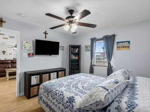 Bedroom - 85 Santar Loop, Surfside Beach, TX 77541 photo 5 of 5