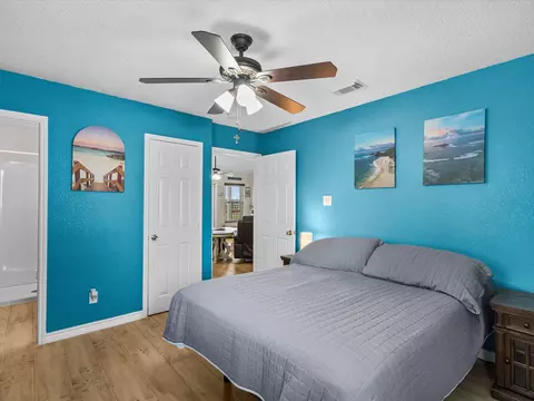Bedroom - 85 Santar Loop, Surfside Beach, TX 77541 photo 3 of 5