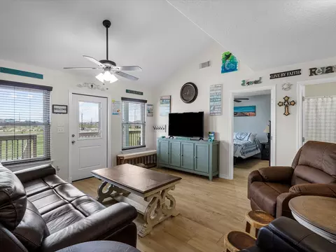 Living - 85 Santar Loop, Surfside Beach, TX 77541 photo 7 of 8