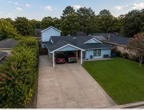 114 W Mitchell Rd, Houston, TX 77037