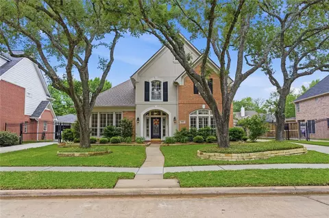 1423 Fall Wood Dr, Sugar Land, TX 77479