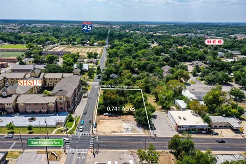 1532 Sam Houston Ave, Huntsville, TX 77340