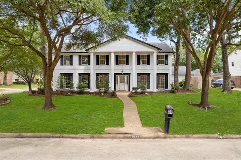 19726 Sweet Forest Ln, Humble, TX 77346