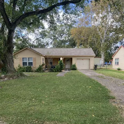1706 Katy Ave, Bay City, TX 77414