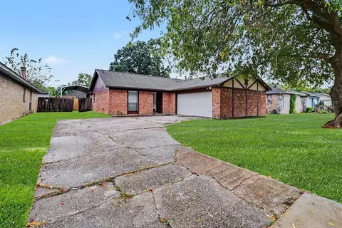 2909 Mariner Dr, League City, TX 77573