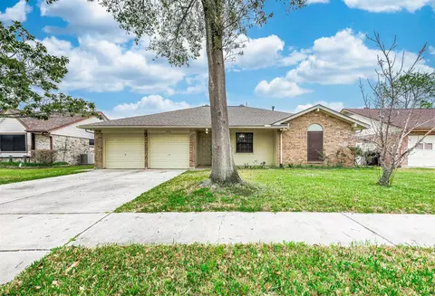 10523 Sagevale Ln, Houston, TX 77089