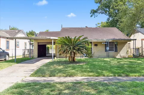 8520 Glenview Dr, Houston, TX 77017
