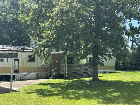 300 Linn St, Onalaska, TX 77360 photo 2