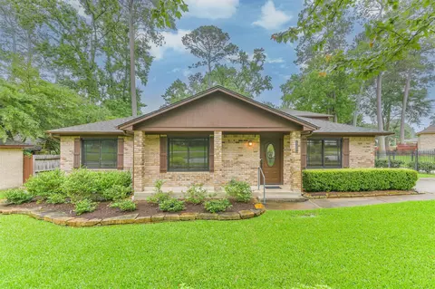 252 Springs Edge Dr, Montgomery, TX 77356