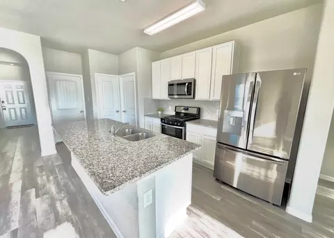 Kitchen - 23663 Rainbow Eucalyptus Dr, Spring, TX 77373 photo 1 of 2