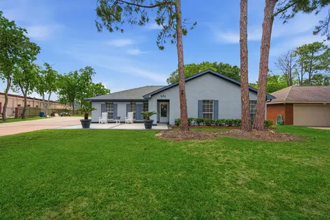 201 Amber Ln, League City, TX 77573