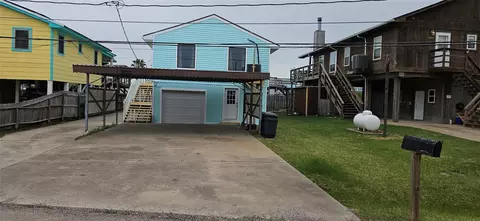 1643 Railroad Ave, Dickinson, TX 77539