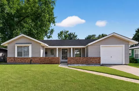 6717 Sharpcrest St, Houston, TX 77074