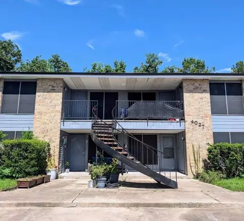 4027 Briarglen Dr, Dickinson, TX 77539