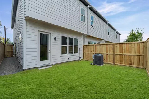 6421 Madrid St, Houston, TX 77021