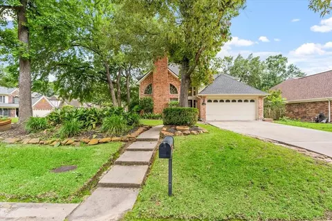 1 Dover Dr, Conroe, TX 77304 photo 1