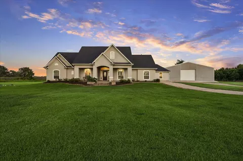2702 Horseshoe Ln, Rosharon, TX 77583