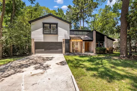 53 E Torchpine Cir, The Woodlands, TX 77381