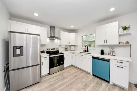 1110 Johnson St, Pasadena, TX 77506