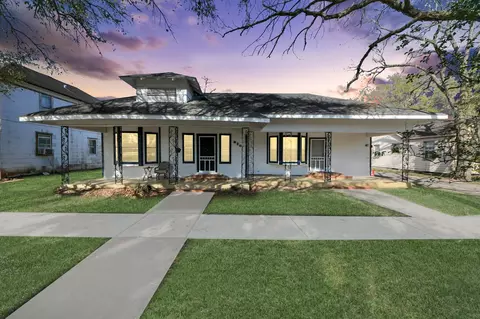 820 6th St, Rosenberg, TX 77471