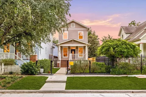 948 Ashland St, Houston, TX 77008