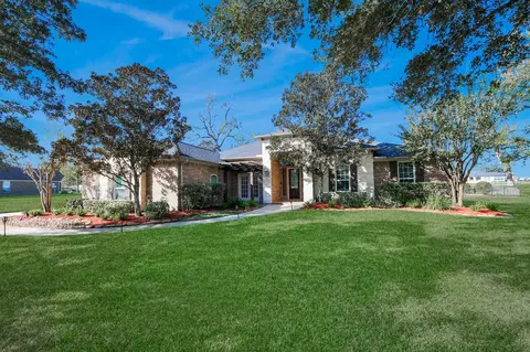 3511 River Bend Dr, Rosenberg, TX 77471