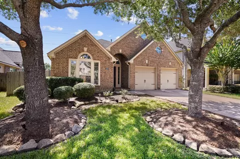 2634 Night Song Dr, Pearland, TX 77584