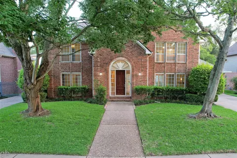 2918 Deer Creek Dr, Sugar Land, TX 77478