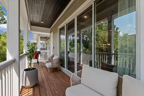 Exterior - 7 Thorpe Ln, Spring, TX 77389 photo 3 of 6