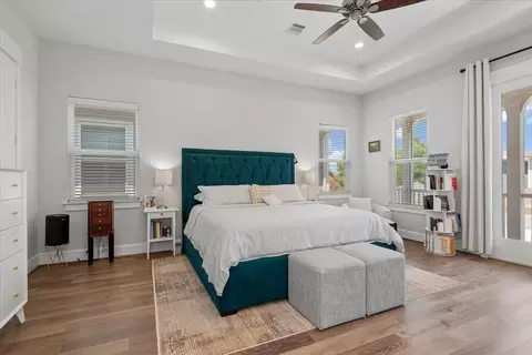 Bedroom - 7 Thorpe Ln, Spring, TX 77389 photo 3 of 5