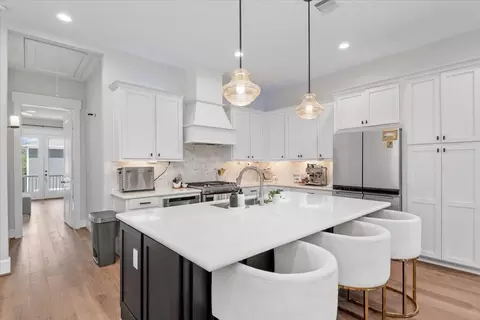 Kitchen - 7 Thorpe Ln, Spring, TX 77389 photo 1 of 6